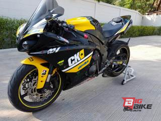  Yamaha YZF-R1