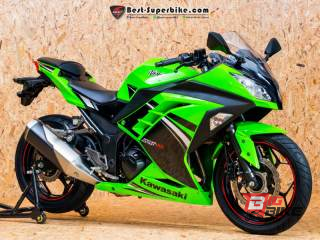  Kawasaki Ninja 300