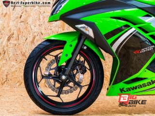  Kawasaki Ninja 300