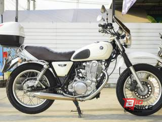  Yamaha SR400