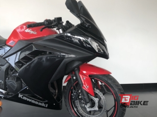  Kawasaki Ninja 300