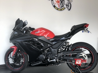  Kawasaki Ninja 300