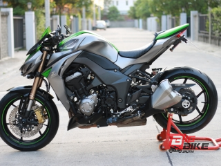  Kawasaki Z1000