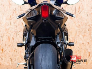  Yamaha YZF-R1