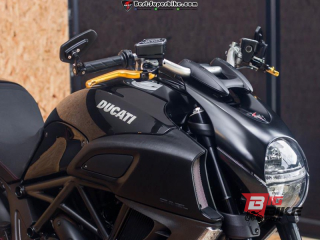  Ducati Diavel Carbon Y16