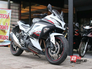  Kawasaki Ninja 300