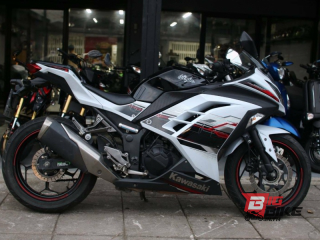  Kawasaki Ninja 300