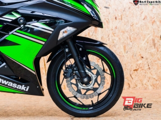  Kawasaki Ninja 300