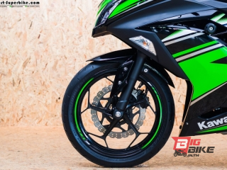  Kawasaki Ninja 300