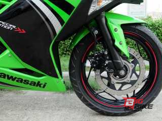  Kawasaki Ninja 300