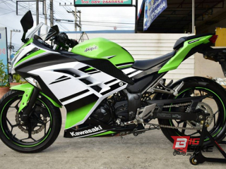  Kawasaki Ninja 300