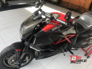  Ducati Diavel Carbon Y16