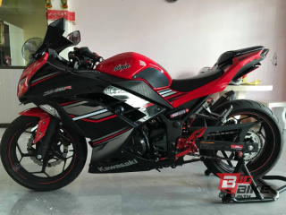  Kawasaki Ninja 300