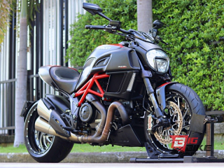  Ducati Diavel Carbon Y16