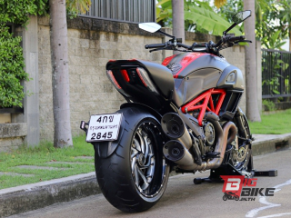  Ducati Diavel Carbon Y16