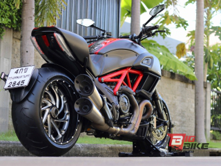  Ducati Diavel Carbon Y16