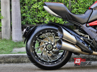  Ducati Diavel Carbon Y16