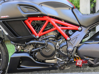  Ducati Diavel Carbon Y16