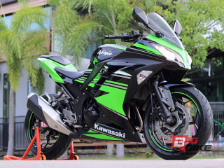  Kawasaki Ninja 300