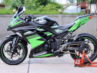  Kawasaki Ninja 300