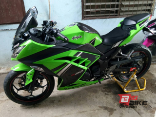  Kawasaki Ninja 300