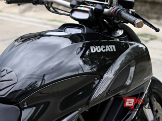  Ducati Diavel Carbon Y16