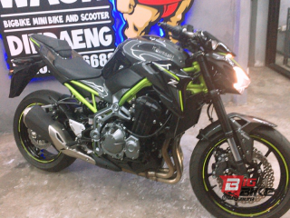  Kawasaki Z900