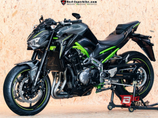  Kawasaki Z900