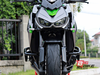  Kawasaki Z1000