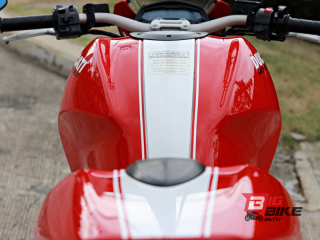  Ducati Monster 796