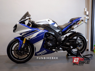  Yamaha YZF-R1