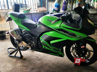  Kawasaki Ninja 250