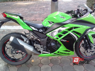  Kawasaki Ninja 300