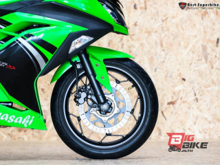  Kawasaki Ninja 300