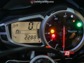  Triumph Daytona 675