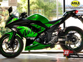  Kawasaki Ninja 300