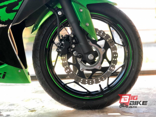  Kawasaki Ninja 300