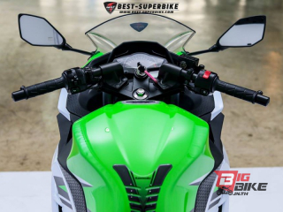  Kawasaki Ninja 300