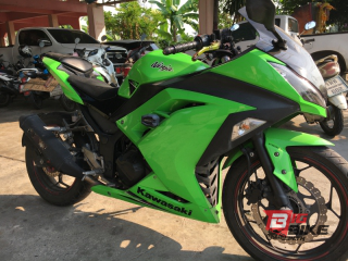  Kawasaki Ninja 300