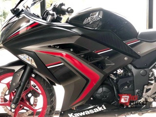  Kawasaki Ninja 300