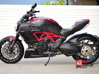  Ducati Diavel Carbon Y16