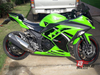  Kawasaki Ninja 300