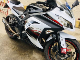  Kawasaki Ninja 300