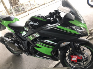  Kawasaki Ninja 300