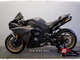  Yamaha YZF-R1