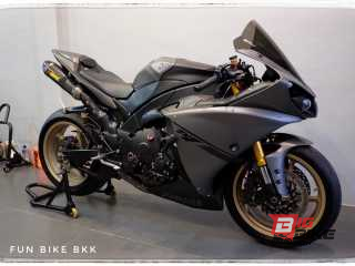  Yamaha YZF-R1