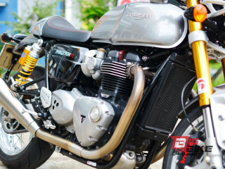  Triumph Thruxton R