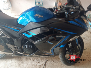  Kawasaki Ninja 300