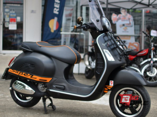  Vespa GTS 300 Super Sport