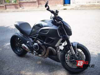  Ducati Diavel Carbon Y16